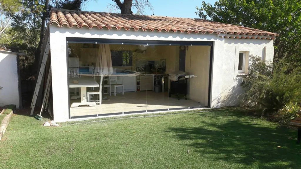 Vente de fermeture escamotable en verre à Aix en Provence