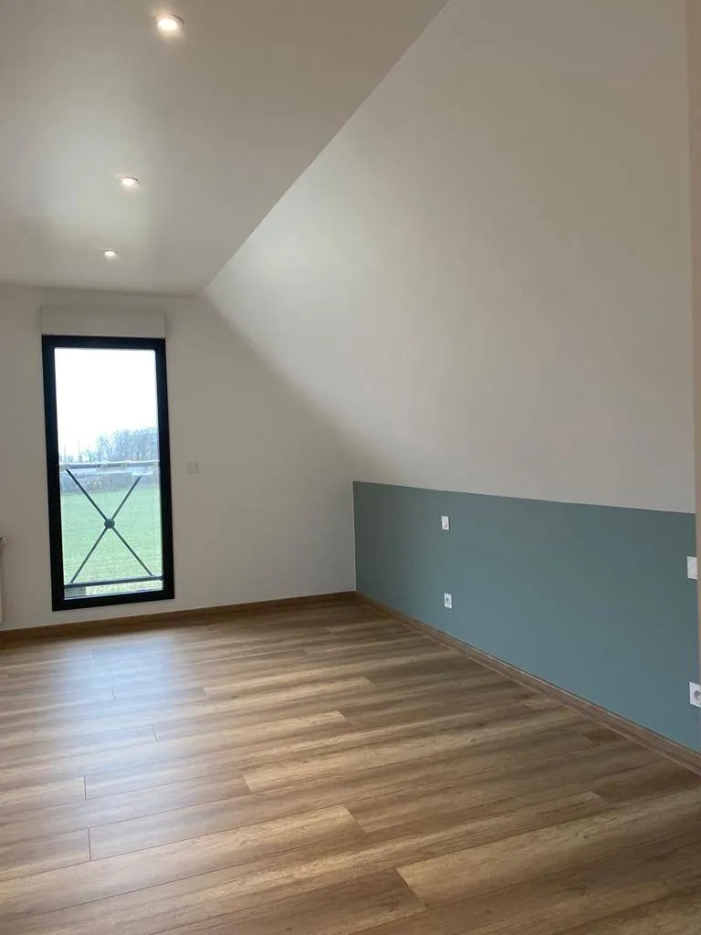 Trouver un peintre professionnel pour peinture couleur et pose de papier peint sur Le Grand-Quevilly près de Rouen