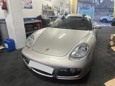 PORSCHE
