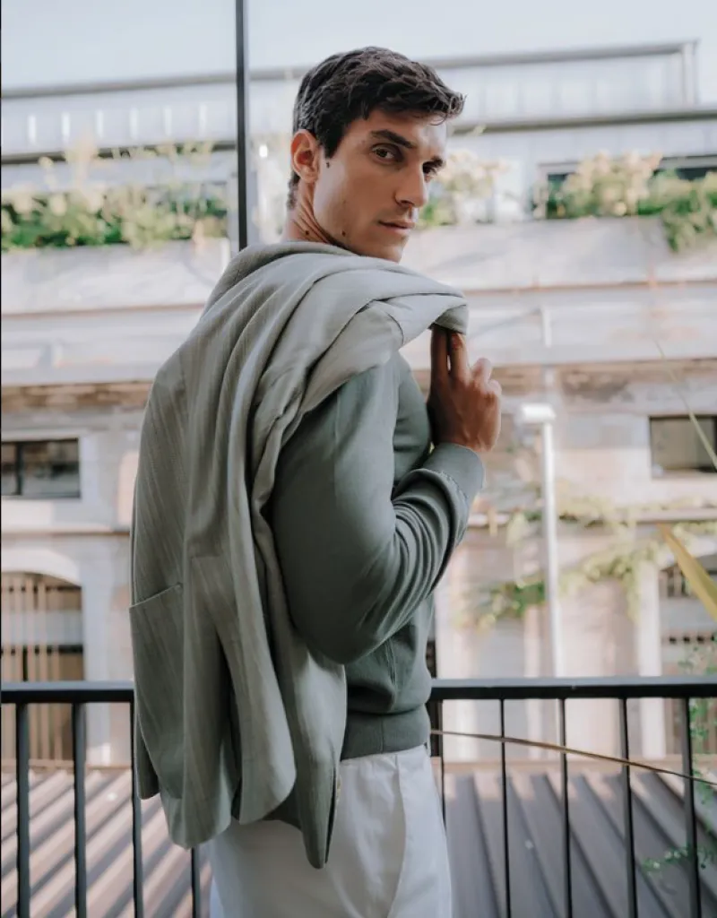 Boglioli, créateur de vêtements haut de gamme pour les hommes qui aiment le style et le chic Italien.