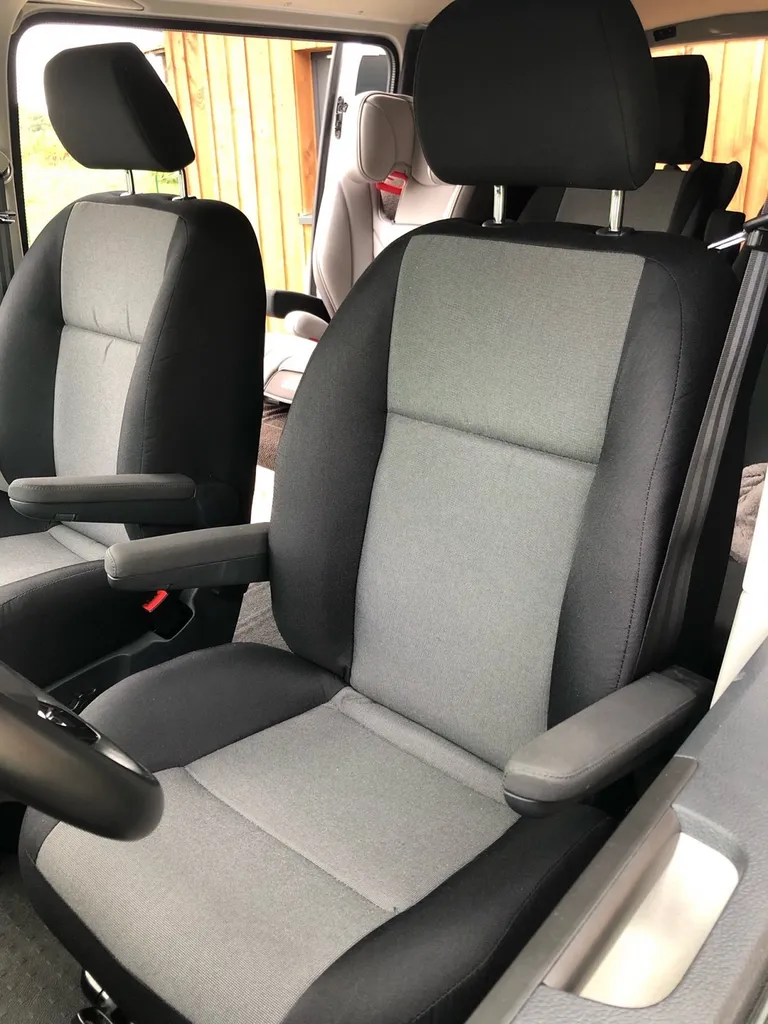 Modifier la mousse de siège d'un van à Bordeaux 