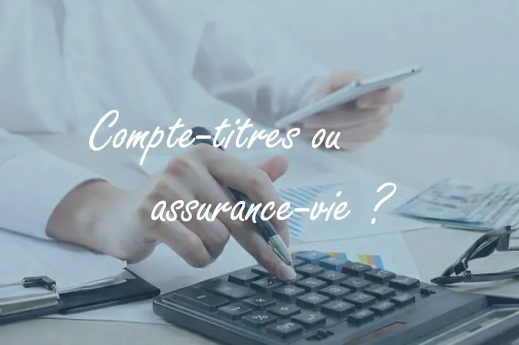 Épargnant comparant compte-titres ordinaire et assurance-vie avec son conseiller à Strasbourg selon sa TMI et son horizon