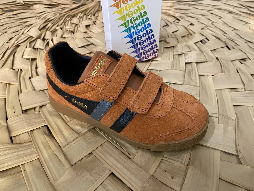 baskets à scratch  pour enfants près de Coutras