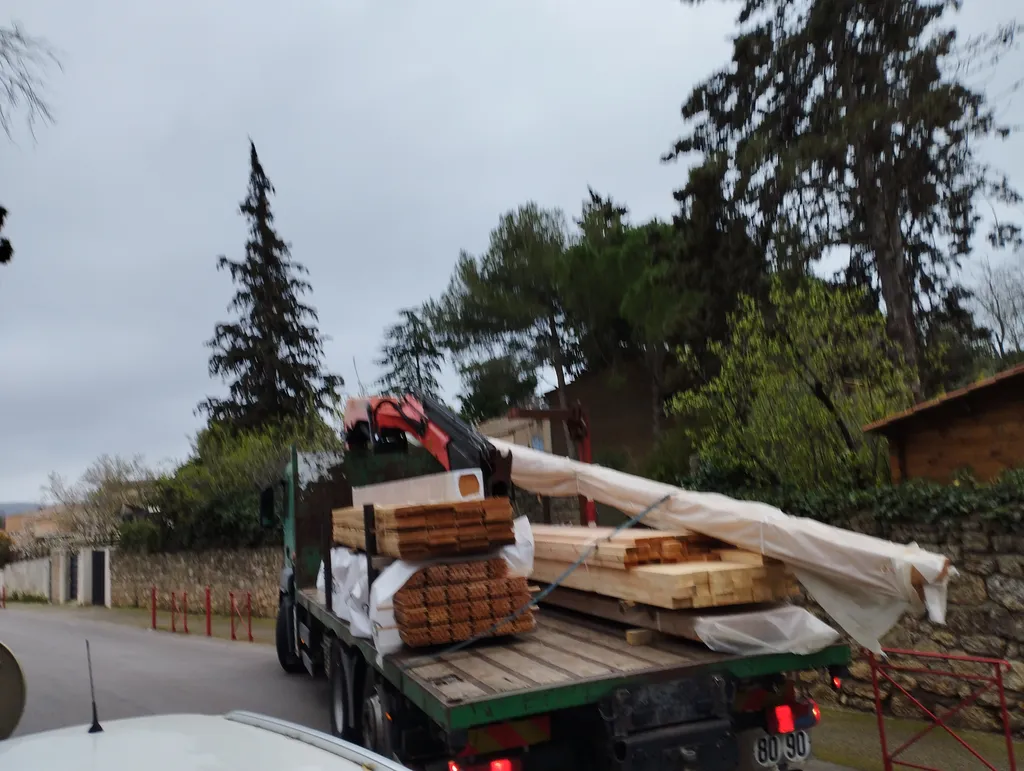 livraison camion gru 