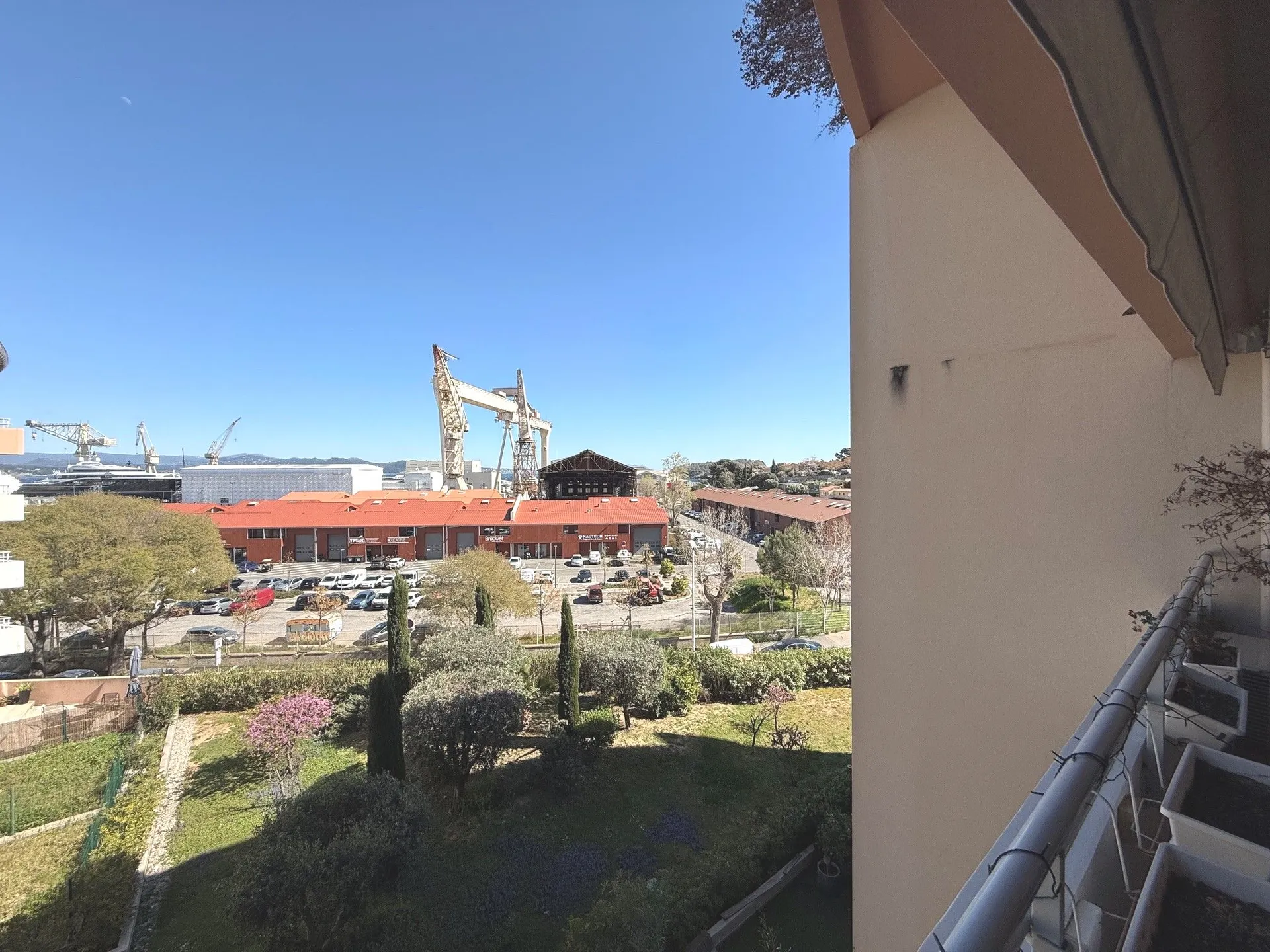 Vue degagée avec petite 