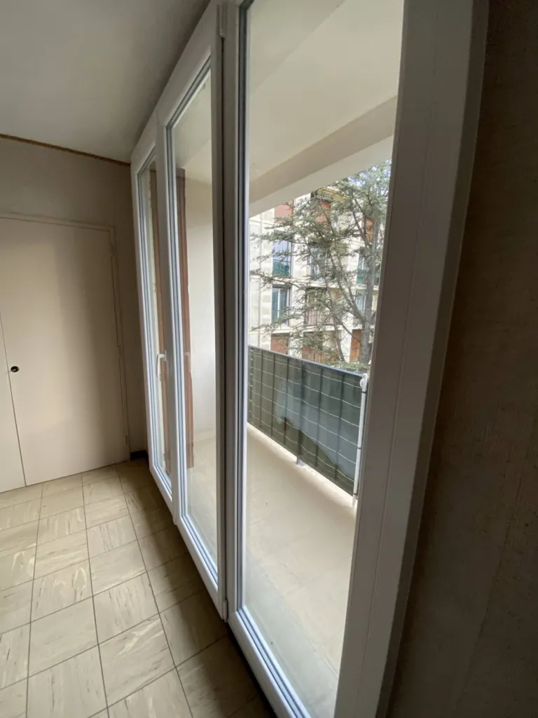 pose de fenêtres PVC sur mesure salon de provence