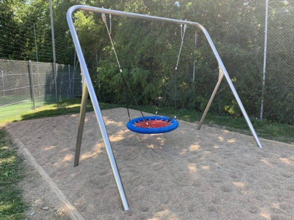Installation d'équipements sportifs multisports et fitness, jeux pour enfants en inox et mobiliers urbains à Neuville sur Saône près de Lyon