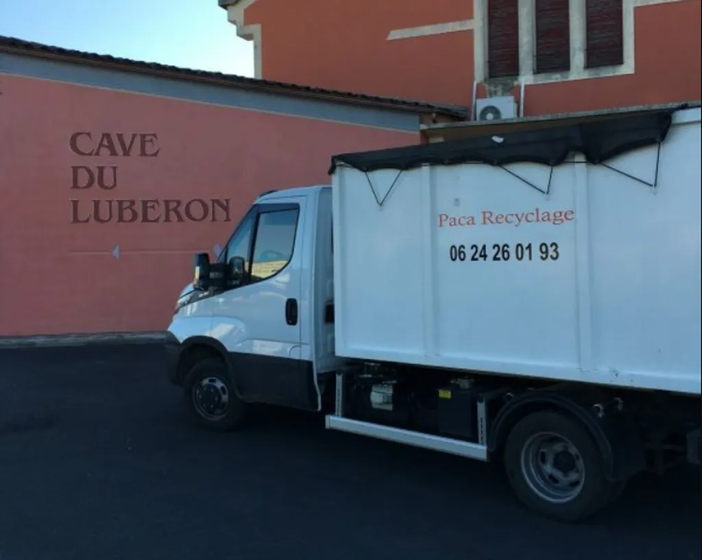 Désarchivage pour les caves du Lubéron Paca Recyclage