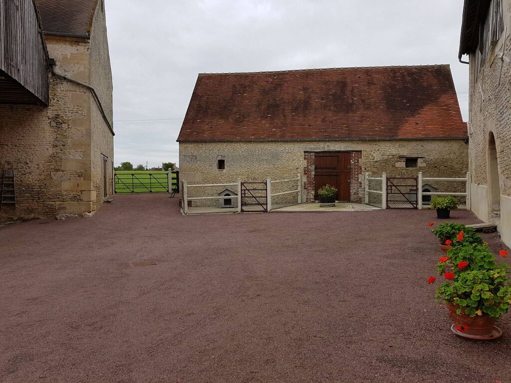 Acquérir dans un cadre verdoyant de 2ha propriété de charme et de caractère à 5 minutes d'un bourg, orne 61