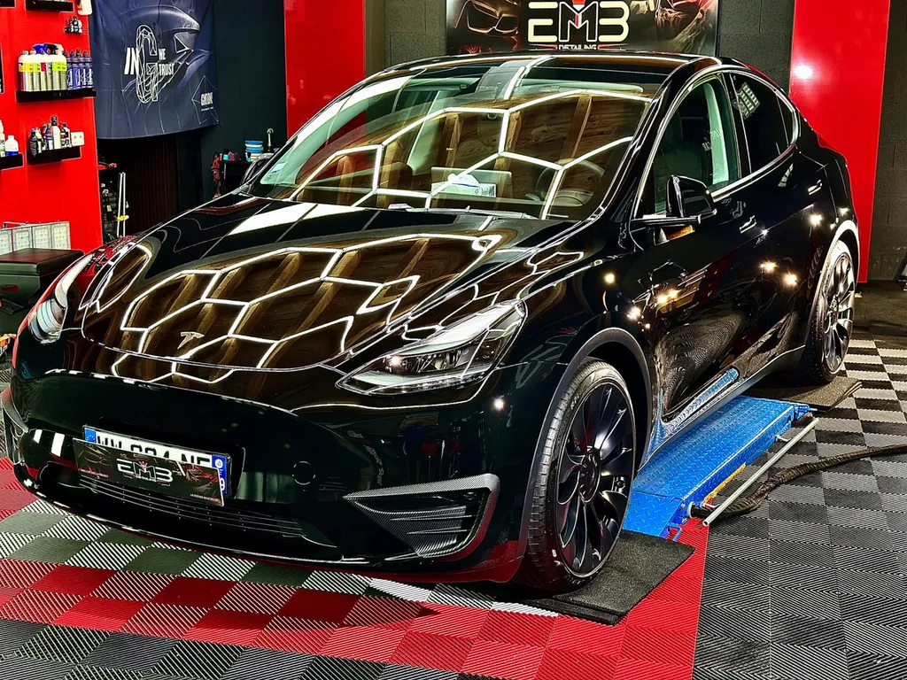 DETAILING automobile PPF voiture traitement céramique automobile Lyon tesla model Y