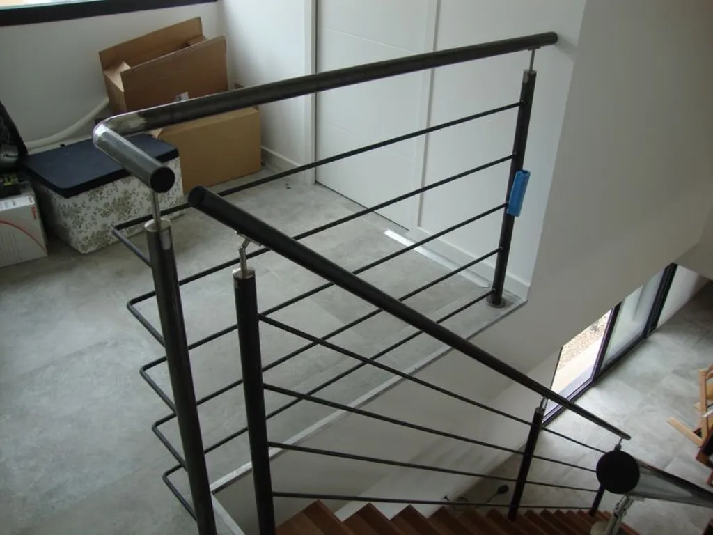 RAMPE ESCALIER ACIER NOIR 