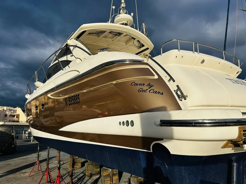 covering sur un bateau dans le var