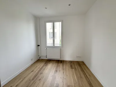 Saint-Germain-en-Laye, à 2 minutes à pied du centre-ville superbe appartement 3 pièces, bureau ou chambre pour le télétravail.