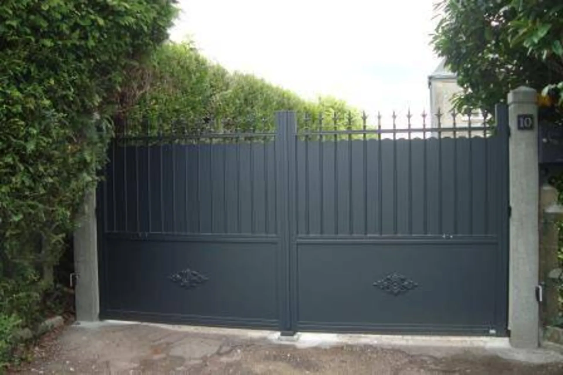 Poseur de portail Aluminium de caractère à Deauville 14