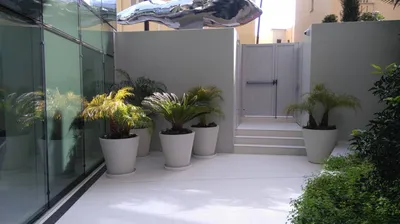 Entretien d'espace avec poteries à Monaco