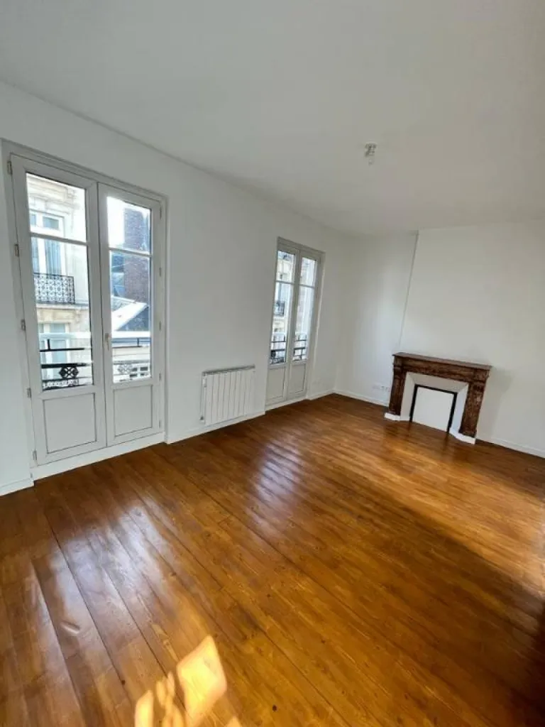 Situé au 3ème étage