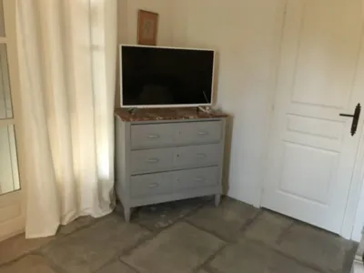 Artisan peintre pour relooking de meuble ancien à Fréjus var 83