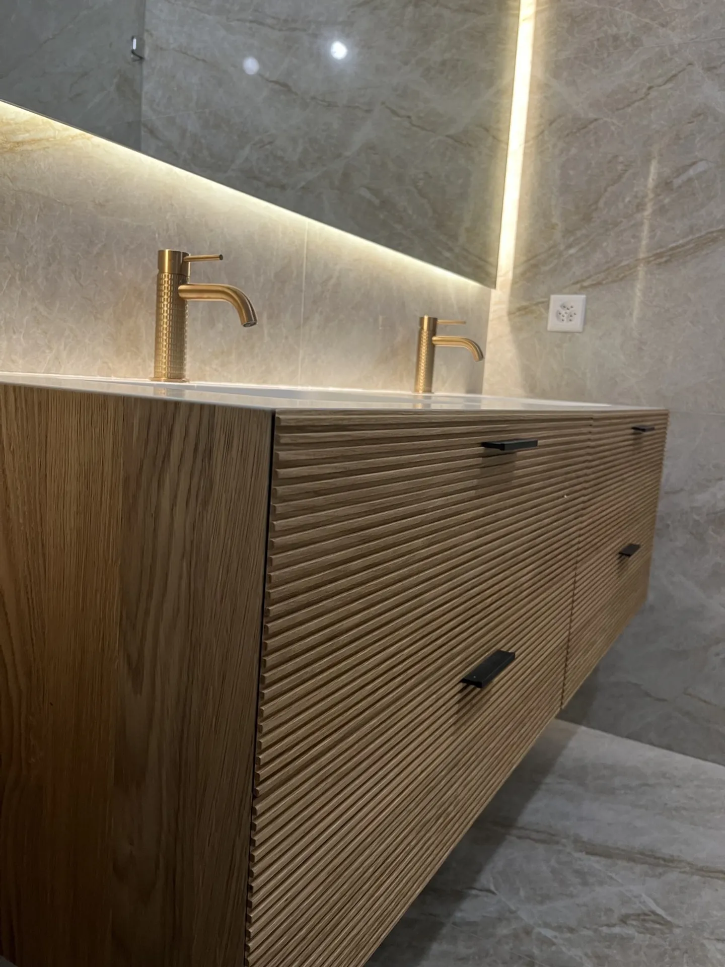 conception et réalisation de cette salle de bain haut de gamme à Genève 