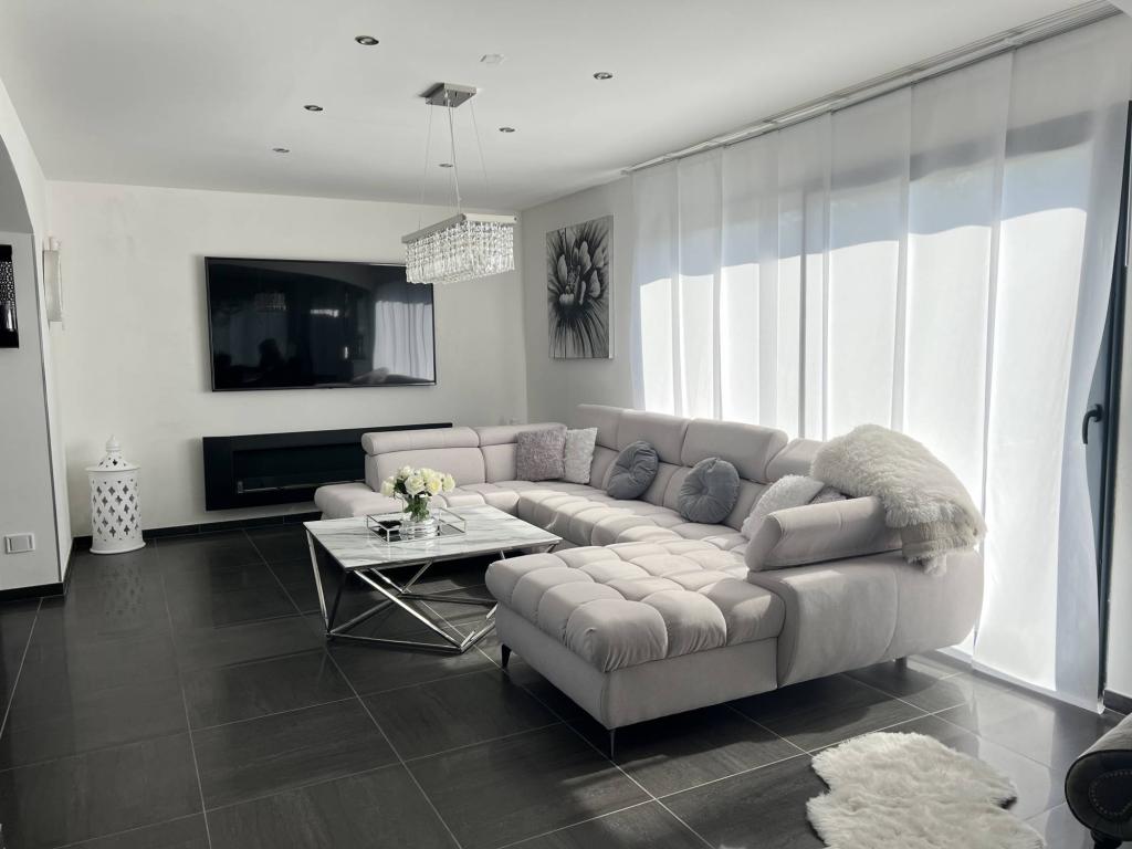 A VENDRE MAISON D'ARCHITECTE SUR LES ESSARTS