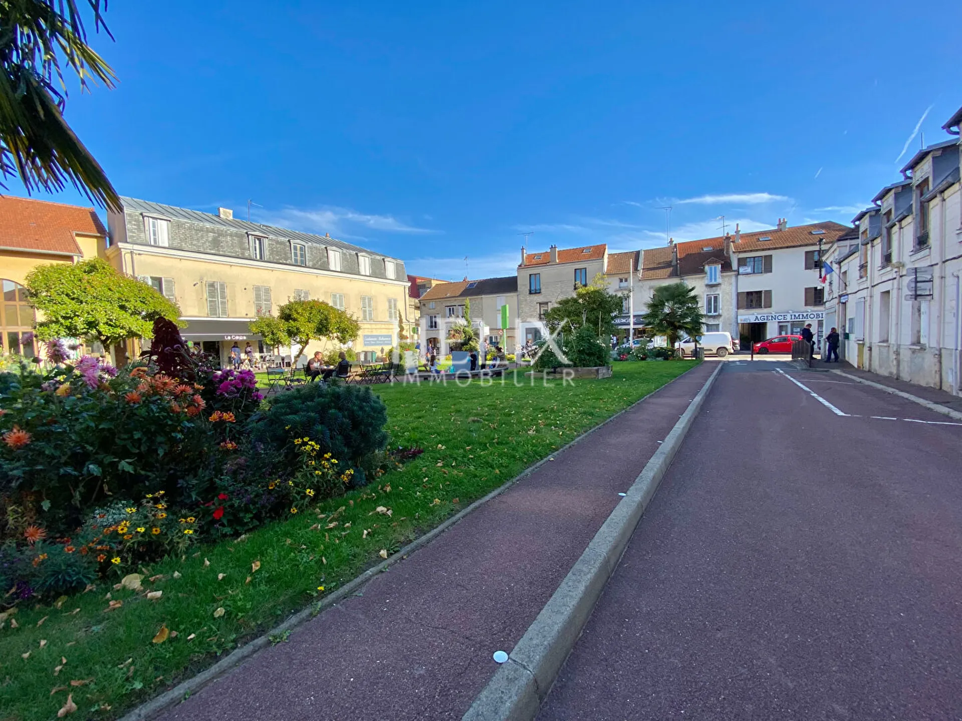 Immeuble de 360 m² dans le centre-ville de Montesson