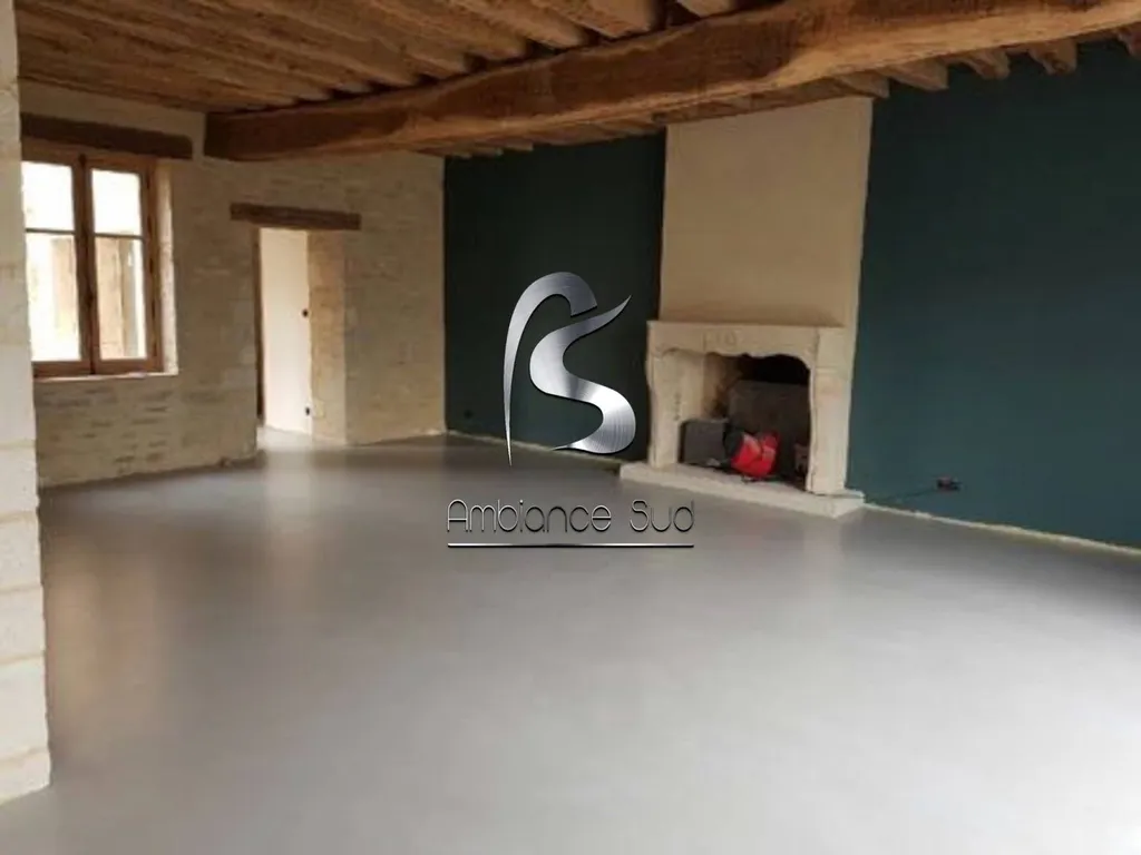 SOL DECORATIF EN BETON CIRE TALOCHE A DIJON