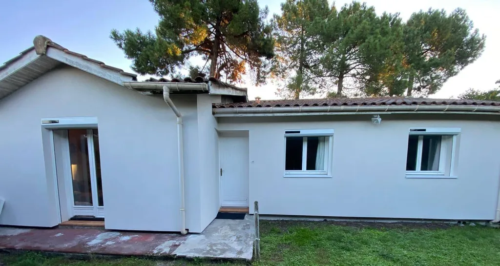 Pose de volets roulants solaires en aluminium sur Gujan Mestras proche Bassin d'Arcachon