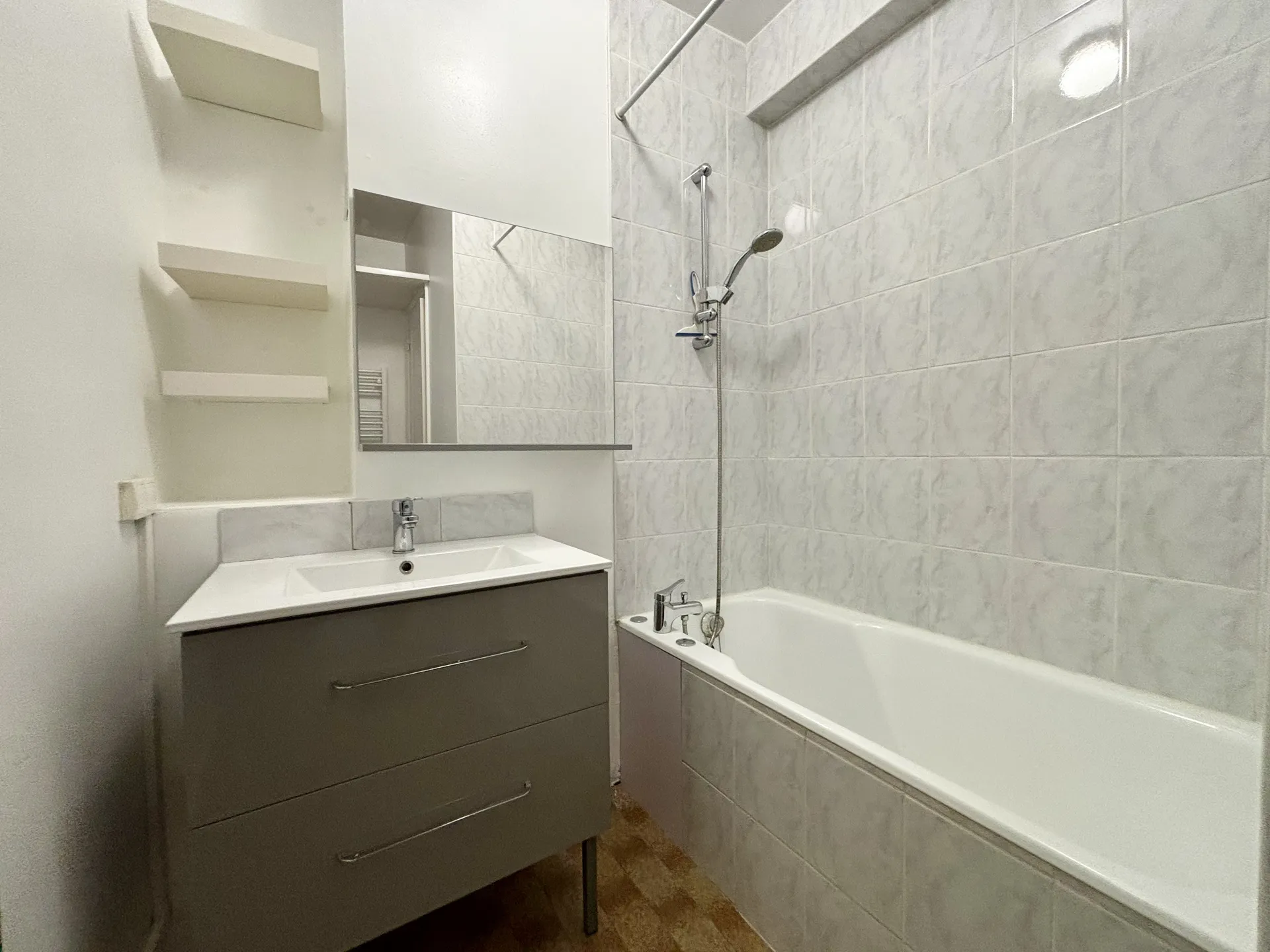 Location d'un studio meublé au calme dans le centre de Saint-Germain-En-Laye