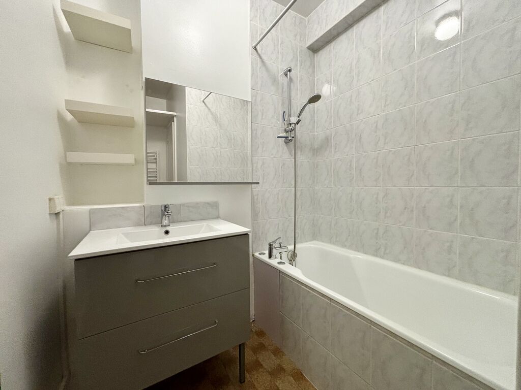 Location d'un studio meublé au calme dans le centre de Saint-Germain-En-Laye