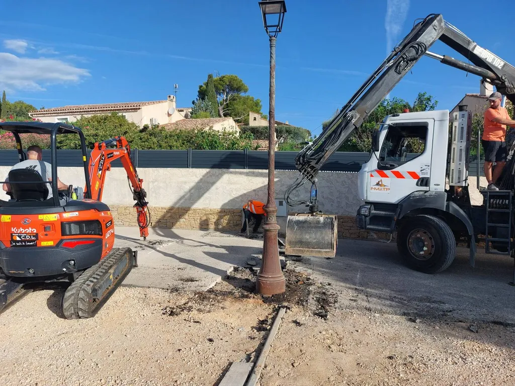 Réfection d'un chemin de copropriété en enrobé de bitume noir sur la Ciotat dans les Bouches du Rhône