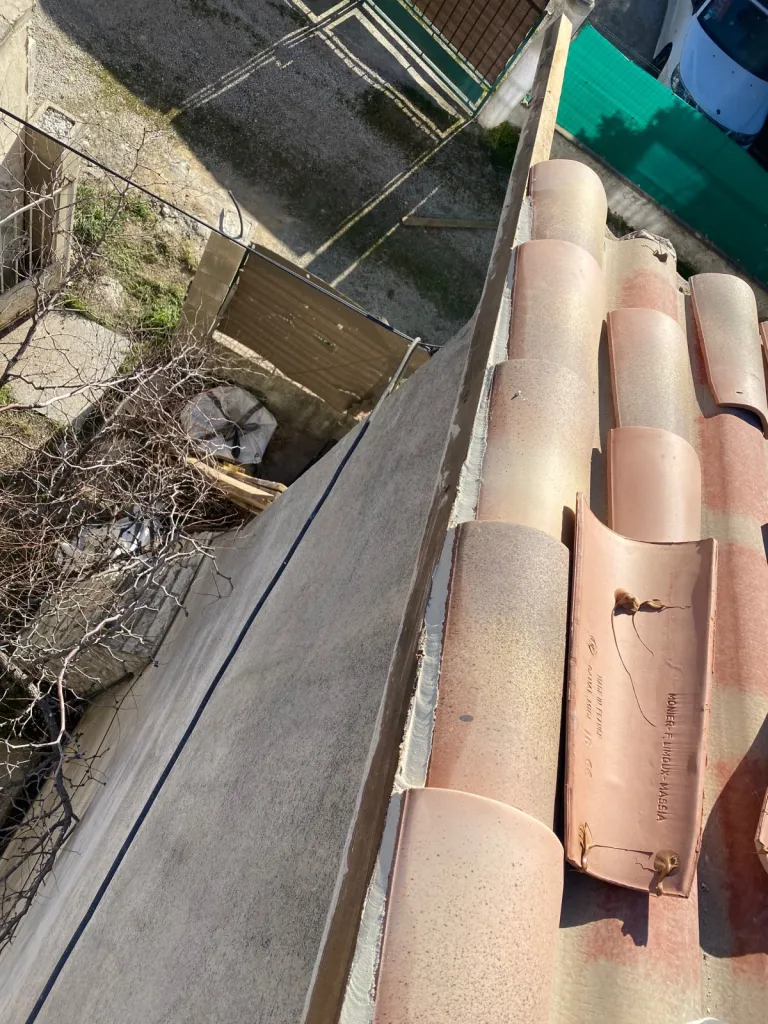Actuellement nouveau chantier de changement de toiture près de Aix en Provence