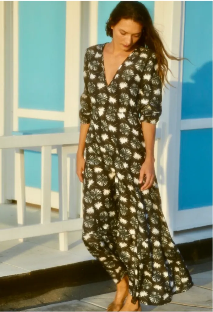 Laura Urbinati, une collection simple mais sophistiquée qui joue avec des imprimés.