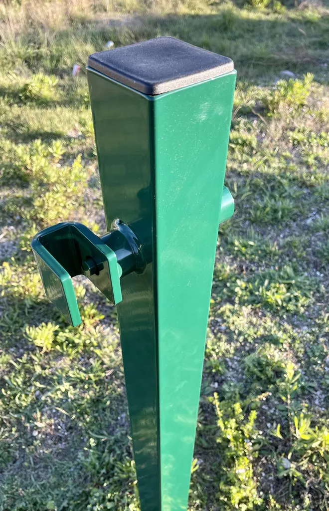 Poteau de reception DFCI avec fermeture norme VAR