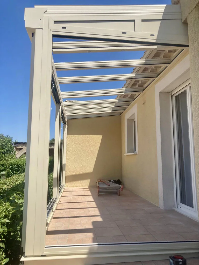 Véranda aluminium sur mesure avec puits de lumiere  Avignon proche de Cavaillon
