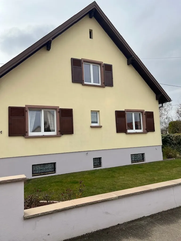 Remplacement de fenêtres PVC avec double vitrage isolant sur maison traditionnelle en rénovation à Sélestat Bas-Rhin Alsace
