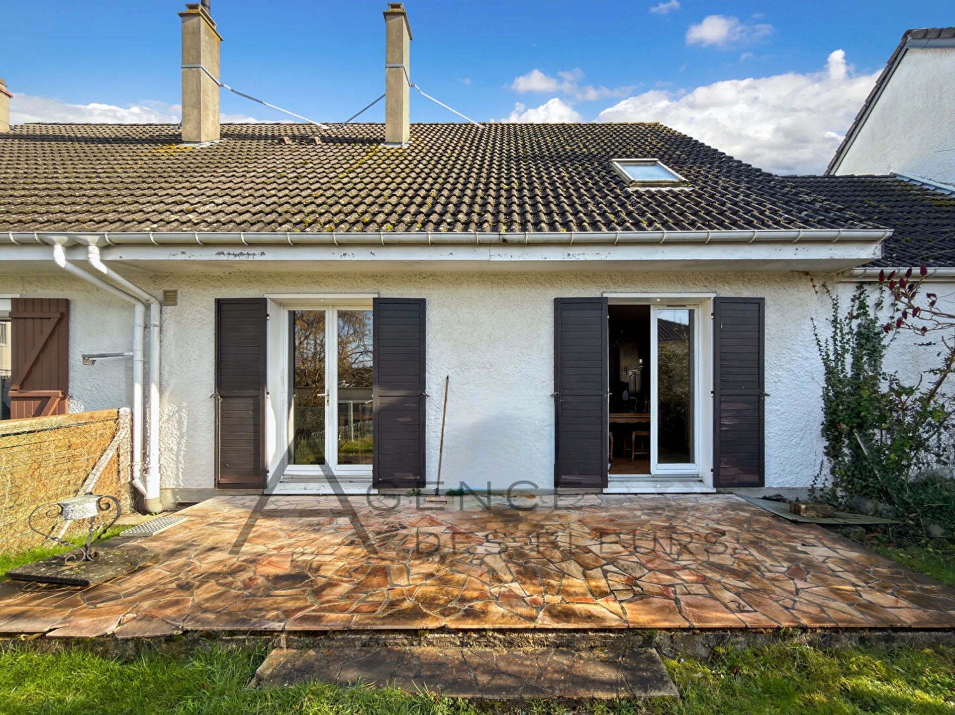 A vendre maison de 90 m² édifiée sur 182 m² de terrain sur la commune de CAUDEBEC LES ELBEUF 76320