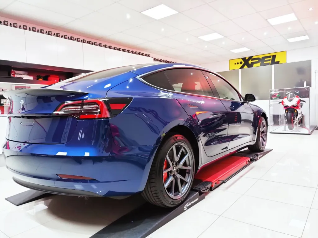 TESLA MODEL 3 - PPF FACE AVANT + BAS DE CAISSE + CERAMIQUE GTECHNIQ A VALENCIENNES