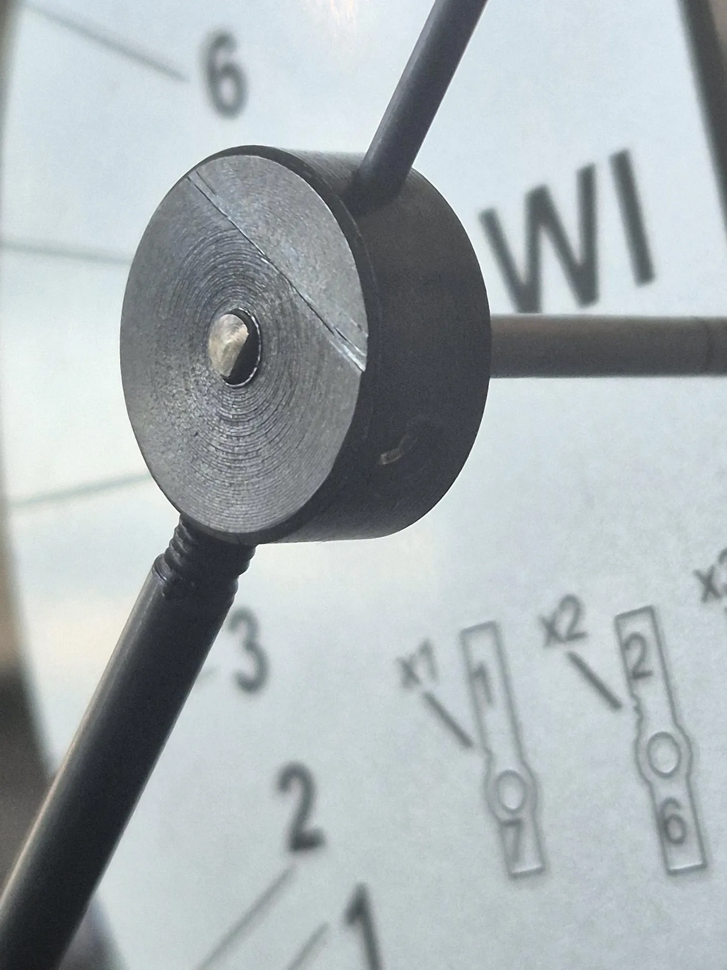 usage d'un décodeur pour reproduire un clé de coffre-fort perdue et réaliser un dépannage sans dommage