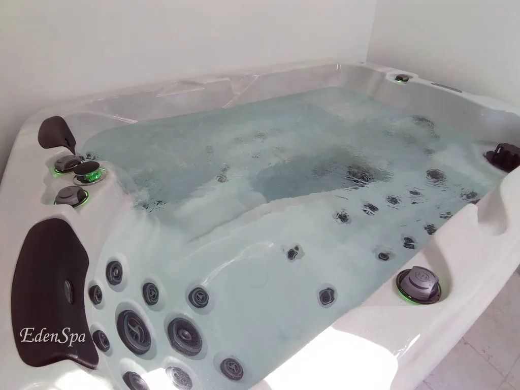 jacuzzi 3 places canadien extérieur rognac