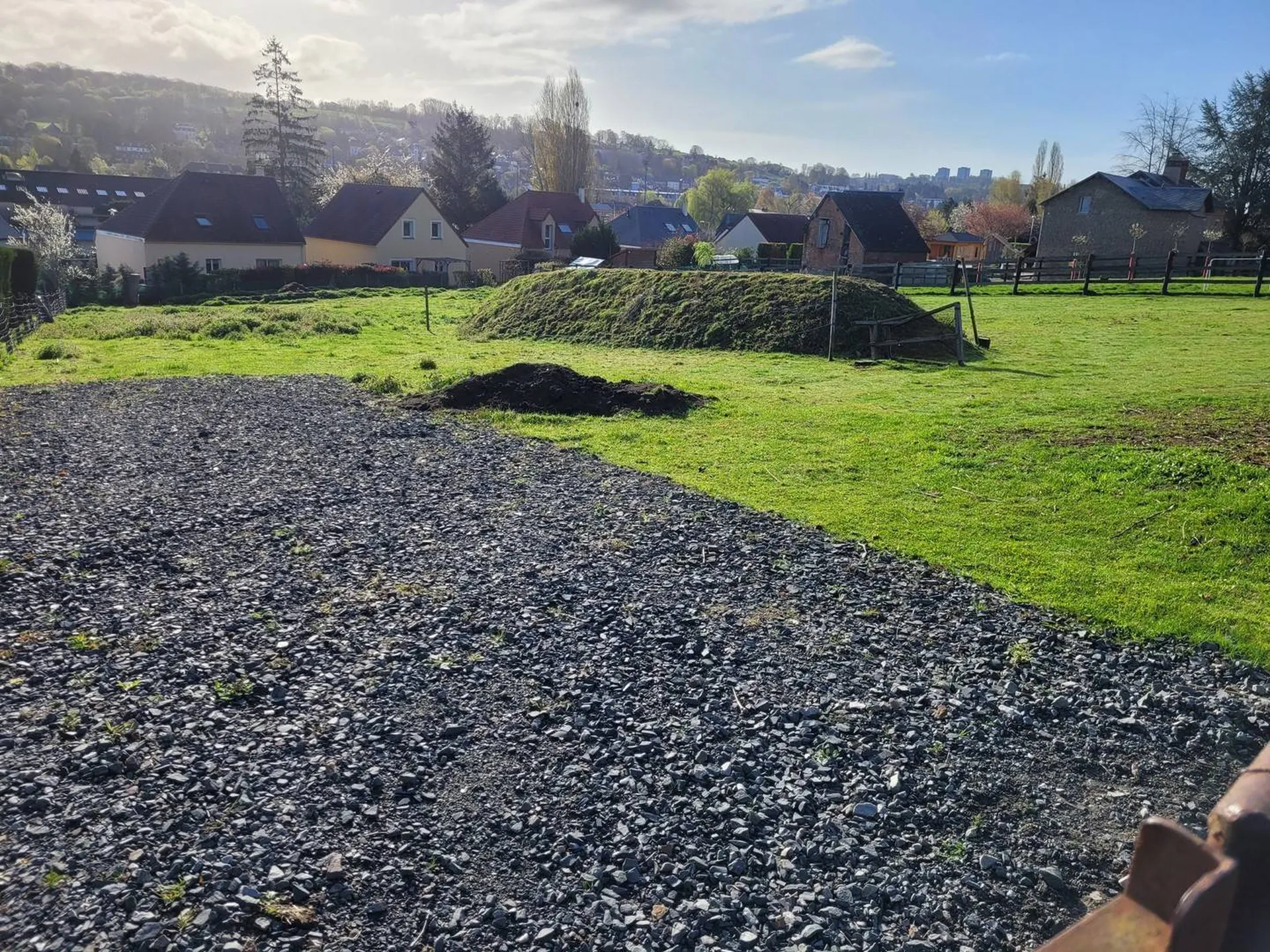 A VENDRE, terrain à bâtir non viabilisé d'environ 1 800m², LISIEUX