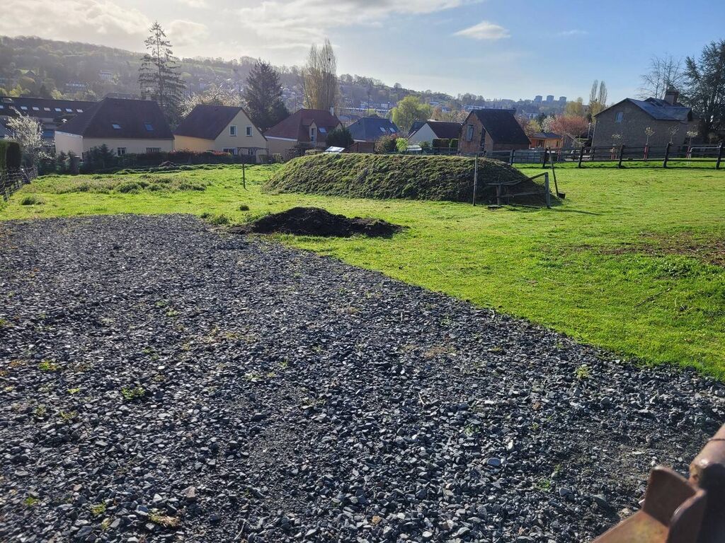 A VENDRE, terrain à bâtir non viabilisé d'environ 1 800m², LISIEUX