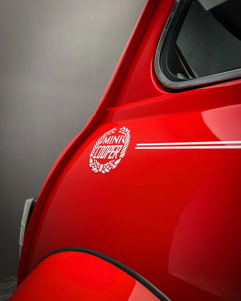 Pose d’un traitement céramique sur une Mini Cooper chez DSP Service à Le Mans