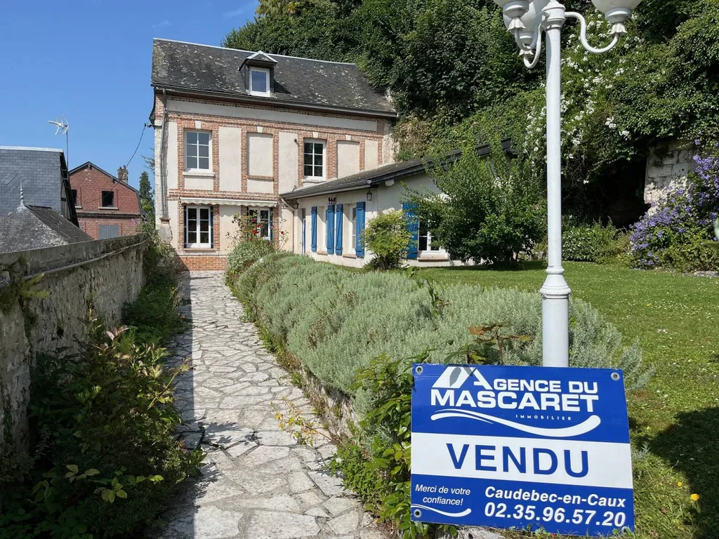 Maison de caractère à vendre - Centre ville Caudebec en Caux - Vue Seine - Rare sur le marché !
