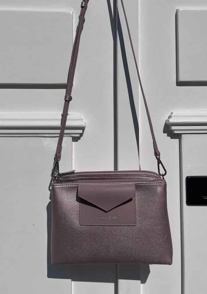 Sac Lancaster Paris rose nacré ligne Maya chez Evasion Eu