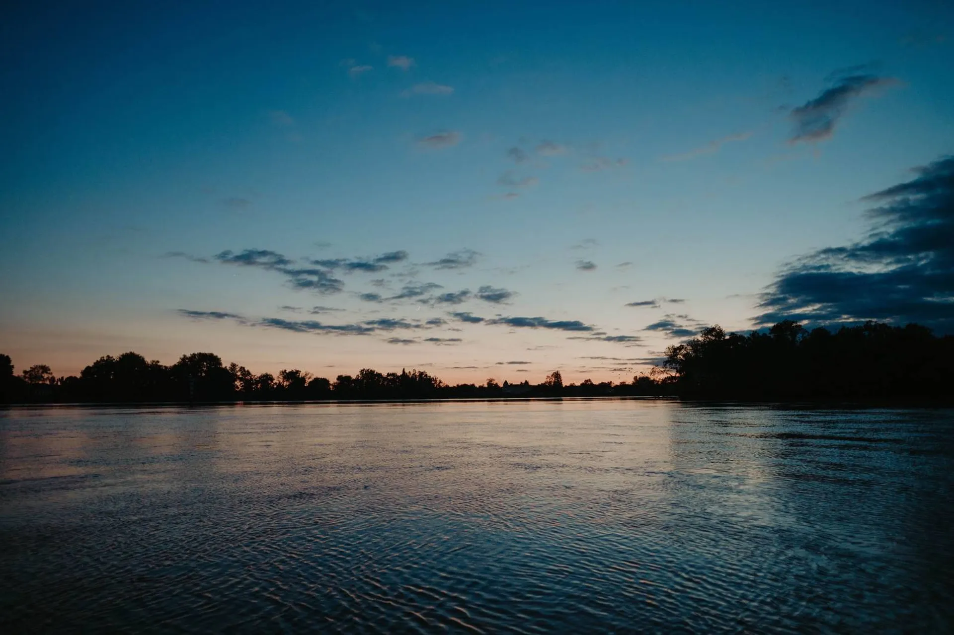 balades sur la Garonne au départ de Bordeaux centre.