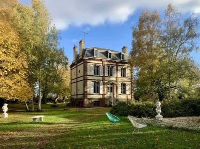 EN VENTE - Maison de Maître du XIXᵉ siècle avec maison d’amis, piscine et parc arboré – Entre Bernay et Évreux (Eure, Normandie)