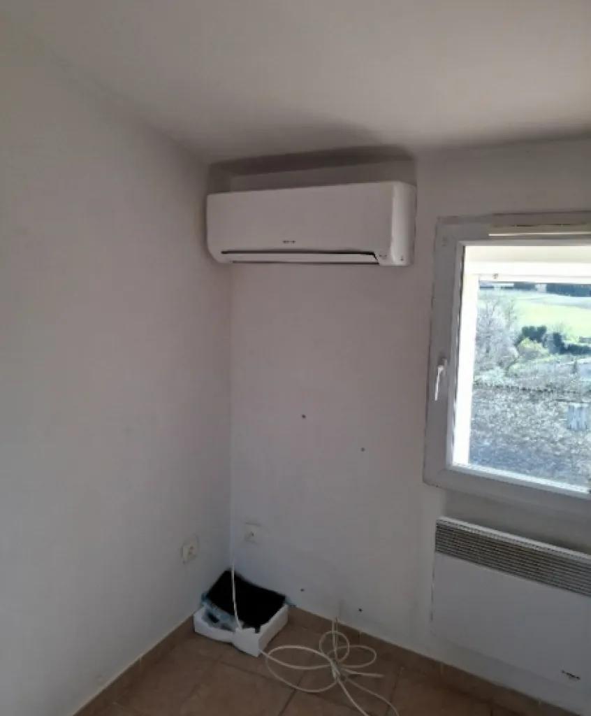 Pose de pompe à chaleur air air Hiatchi dès 13 990€ dans le Var 