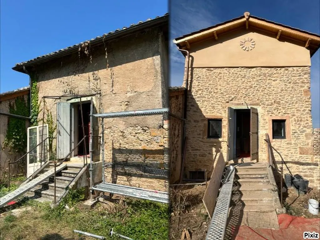 Surélévation complète d’une maison en pierre fortifiée avec reprise structurelle à Villefranche-sur-Saône