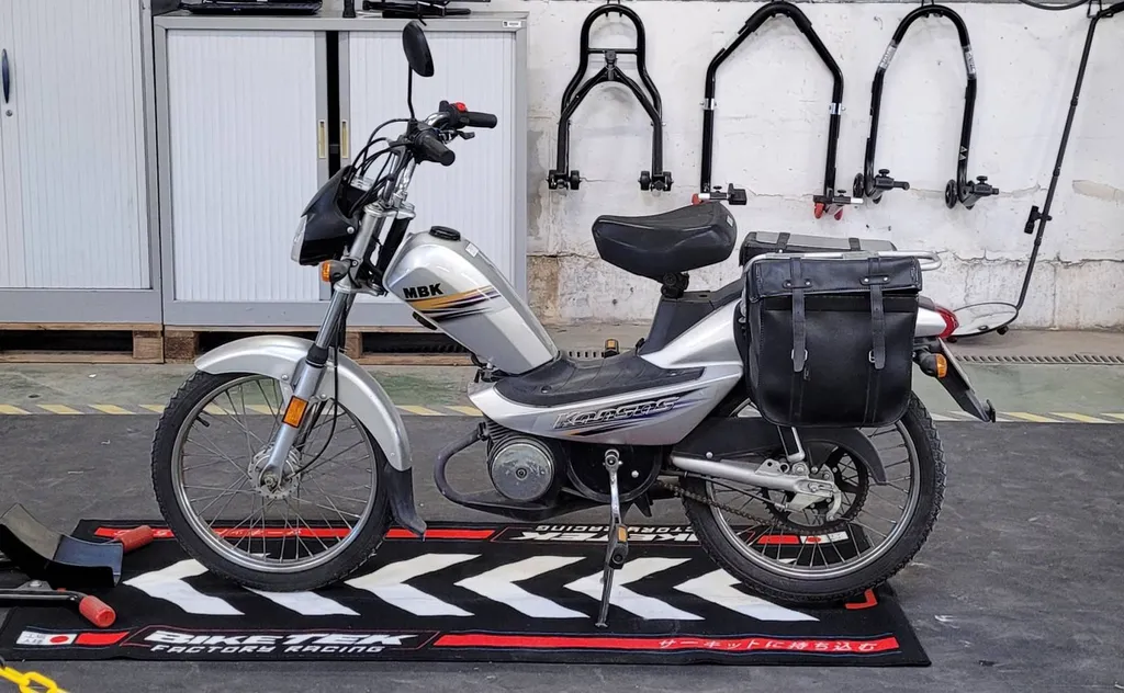 Contrôle technique d'un cyclomoteur MBK dans votre centre Autosur Martigues près d'Istres 