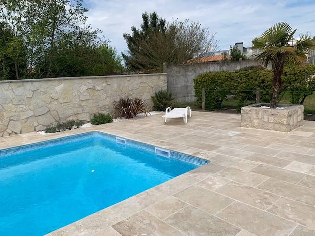 Réalisation en Travertin 1er choix Ambarès et Lagrave