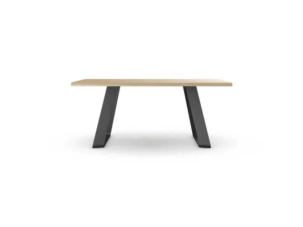 Photo d'une table de salle à manger style factory de fabrication italienne à l'achat près de Sanary sur Mer dans le 83